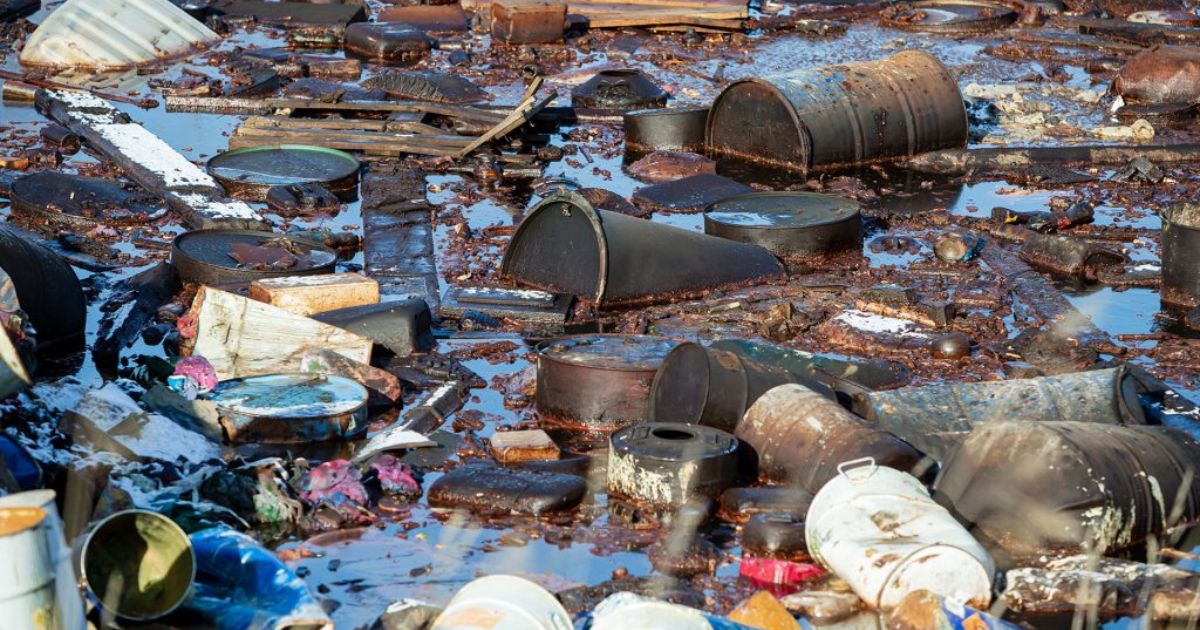 Quản lý chất thải nguy hại trong kỷ nguyên công nghiệp 4.0